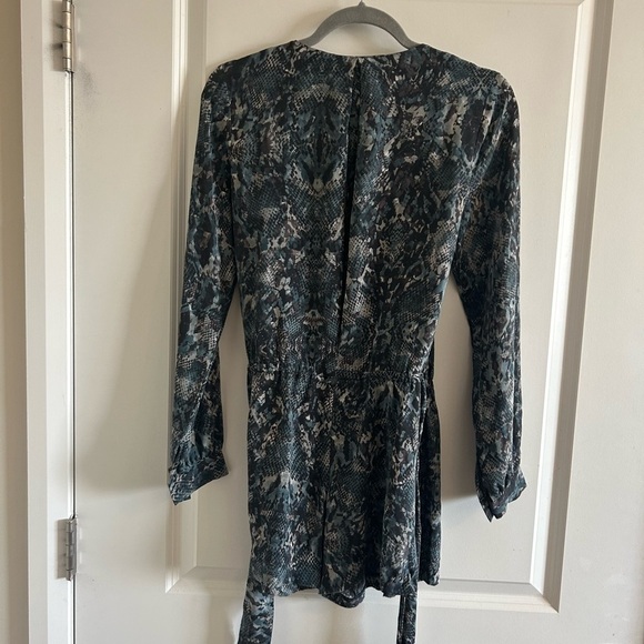 Intermix Silk Floral Printed Romper Size P - Picture 4 of 6